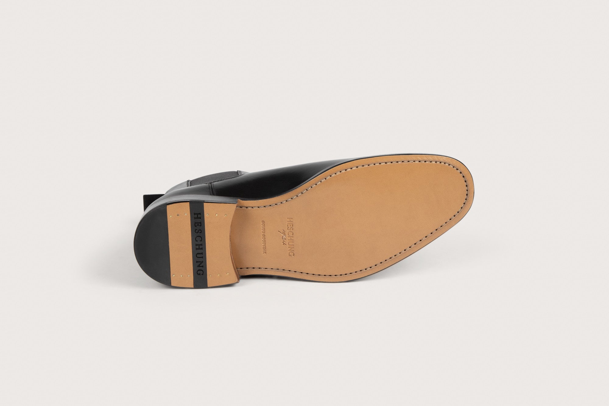 Frêne Box Noir Cuir