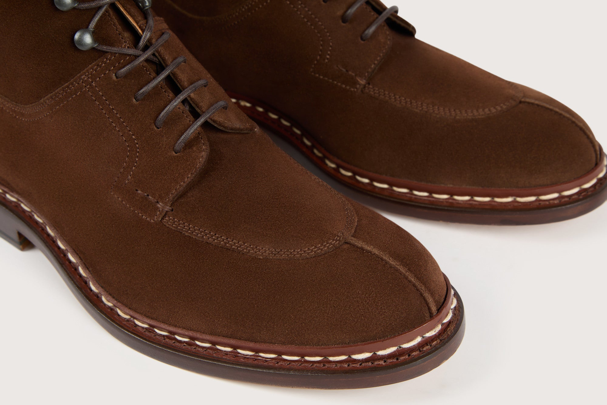 GINKGO Cacao Hydrovelours Cacao Leather