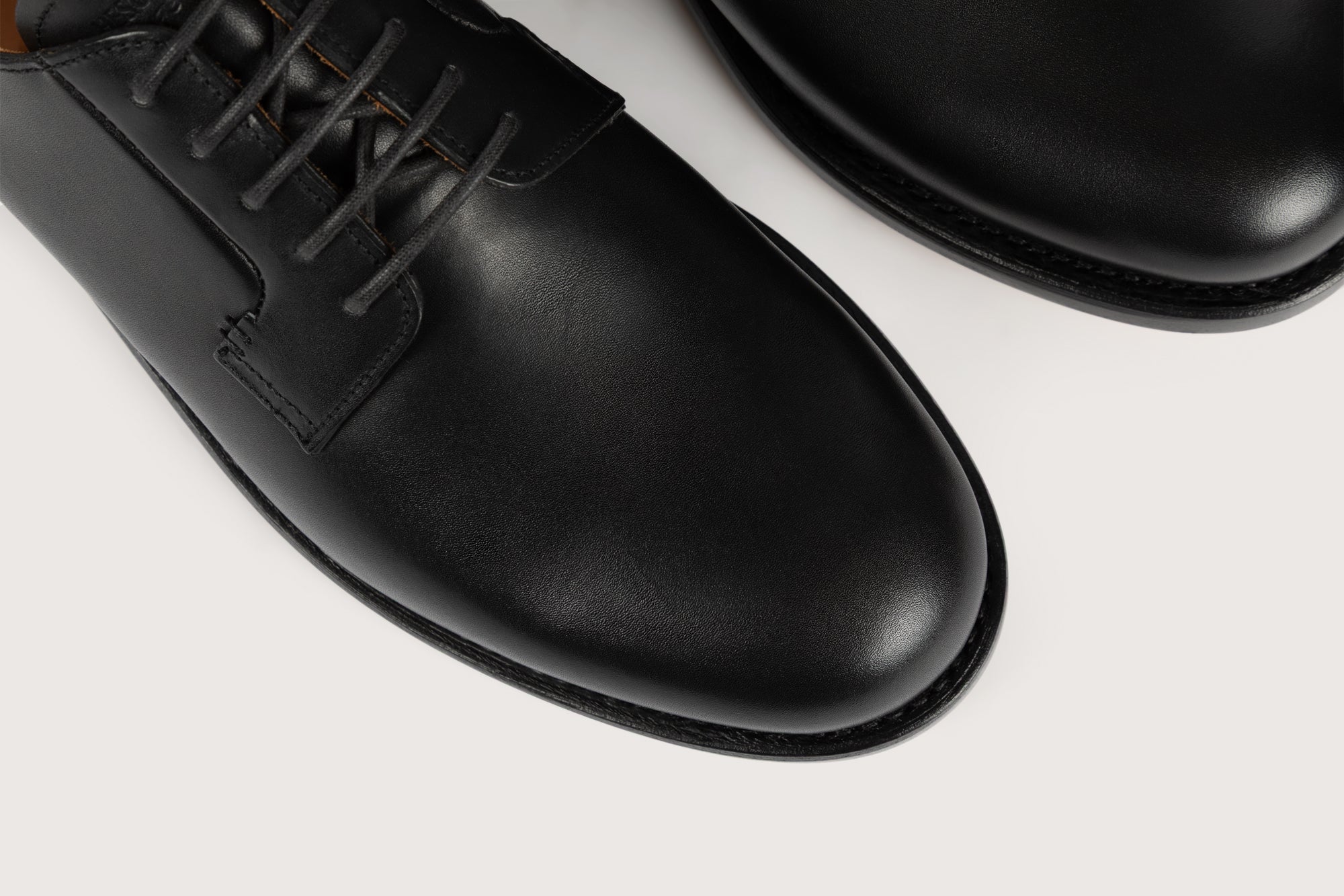 ARONIA Softycalf Noir Cuir