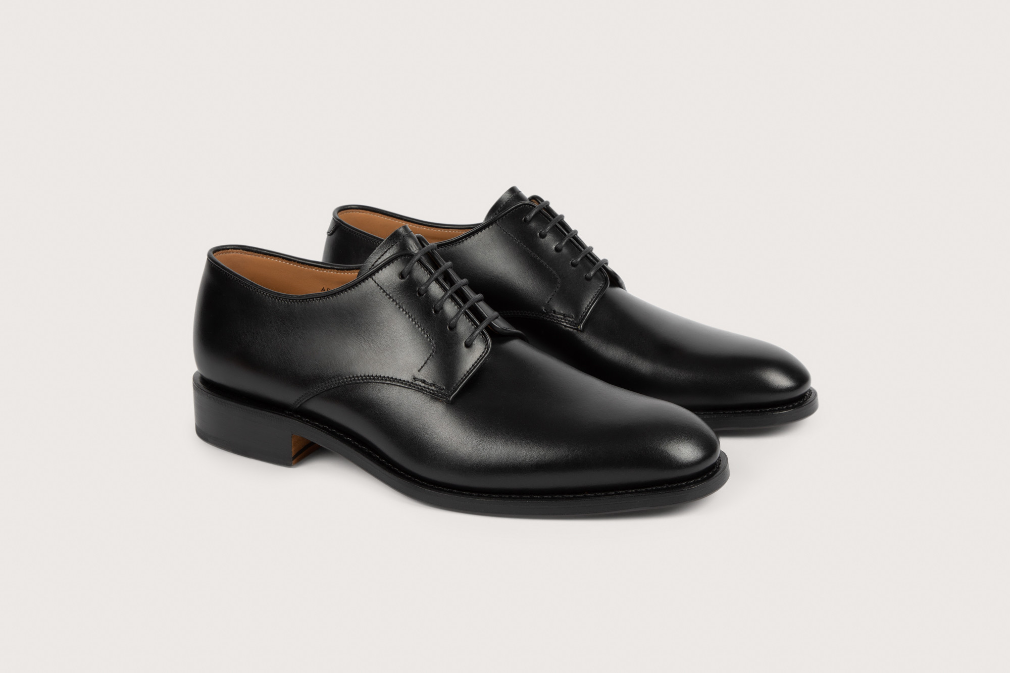 ARALIA Black Box Leather