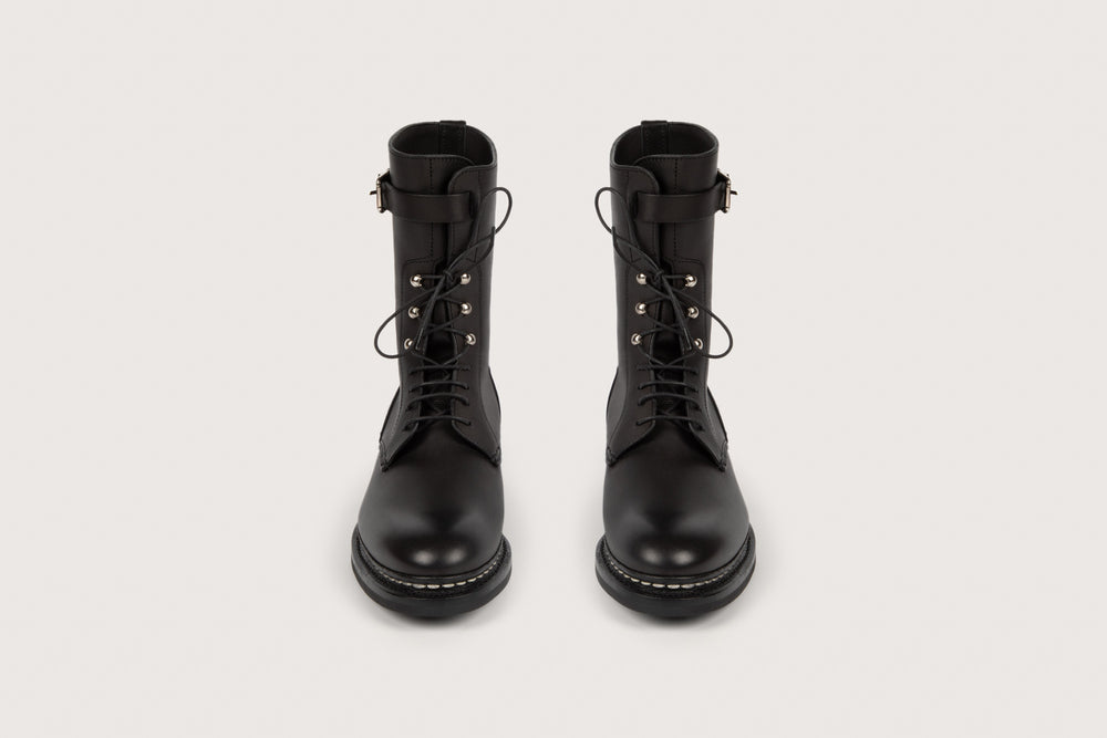 Sergent women's boots in black leather mounted on a rubber sole