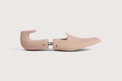 Paire d'embauchoirs en bois bi-directionnels de qualité supérieure Paire d'embauchoirs en bois bi-directionnels de qualité supérieure