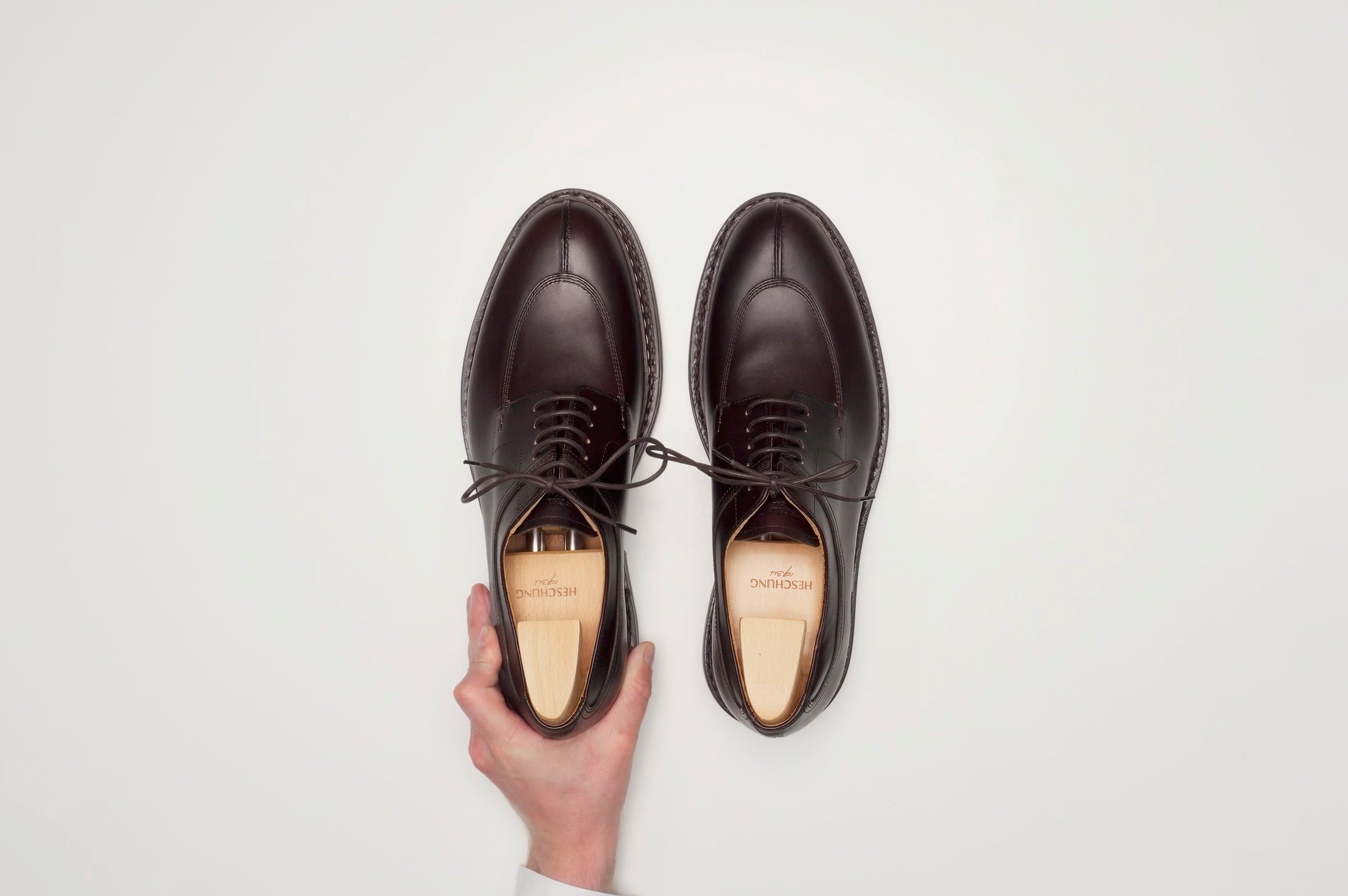 Leather care guide Heschung & Cie Leather care guide Heschung & Cie