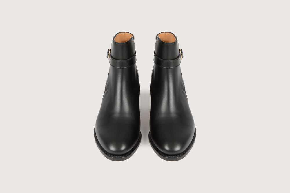 ÉPONA Black Box Leather