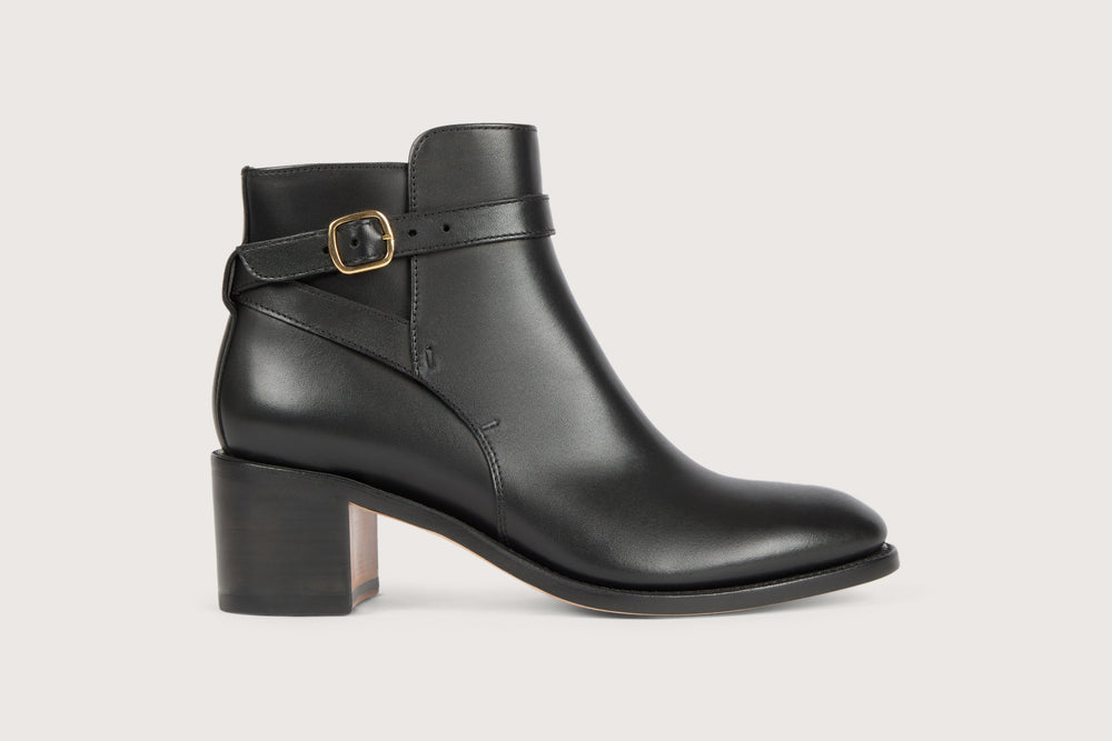 ÉPONA Black Box Leather