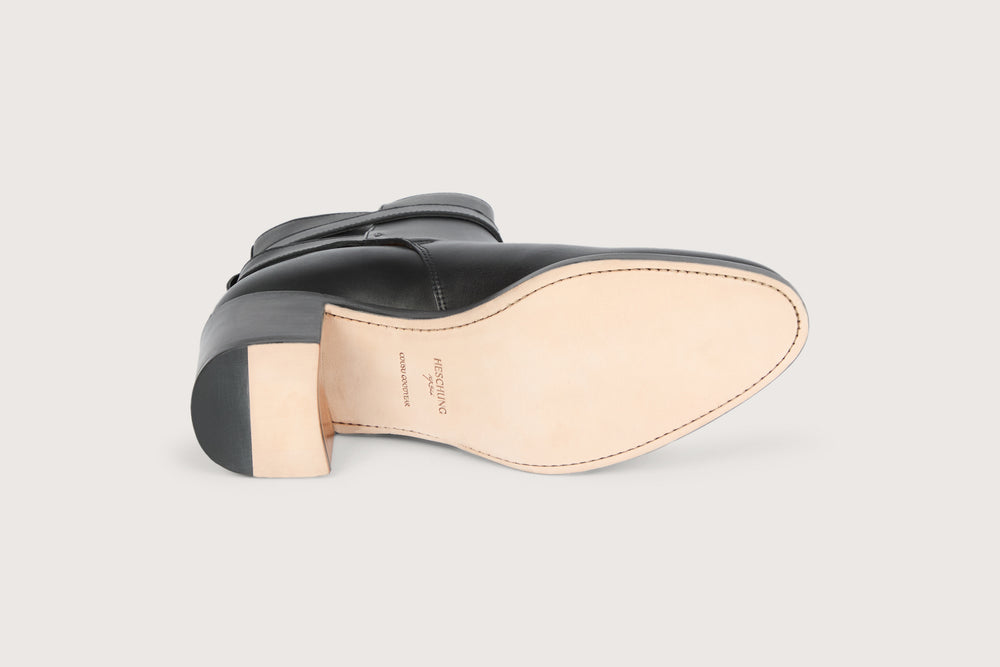 ÉPONA Black Box Leather